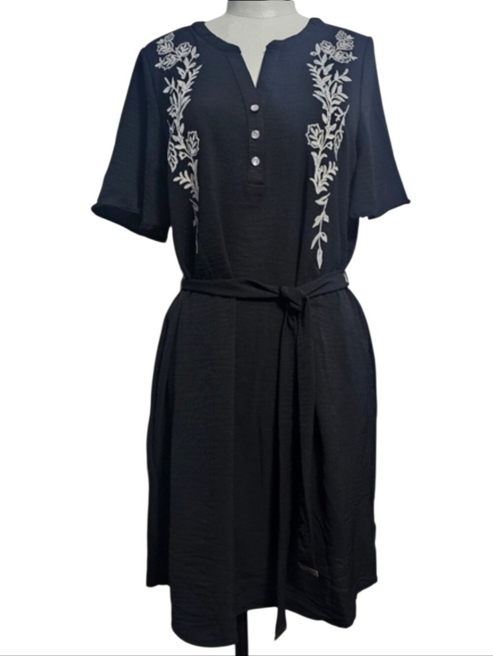 Adrienne Vittadini Women's Embroidery V-Neck Tie Belt Knee Length Black Dress M